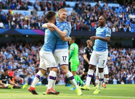 阿德里亚诺：感谢球迷还称我为皇帝；伊布是我合作过最强队友